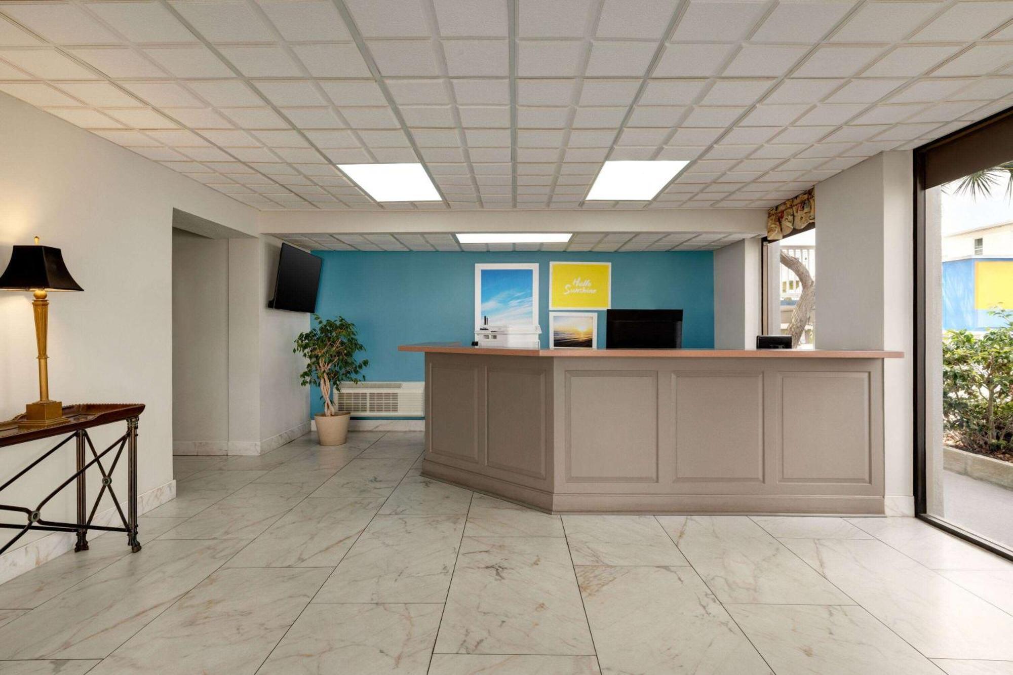 Days Inn By Wyndham Myrtle Beach-Beach Front Kültér fotó