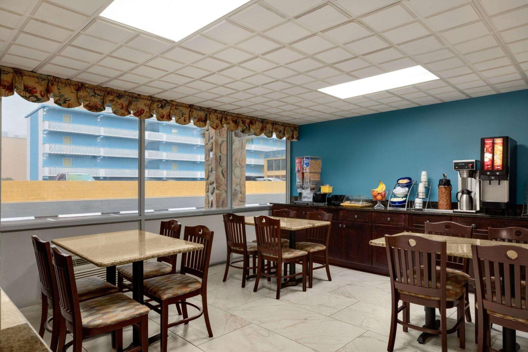 Days Inn By Wyndham Myrtle Beach-Beach Front Kültér fotó