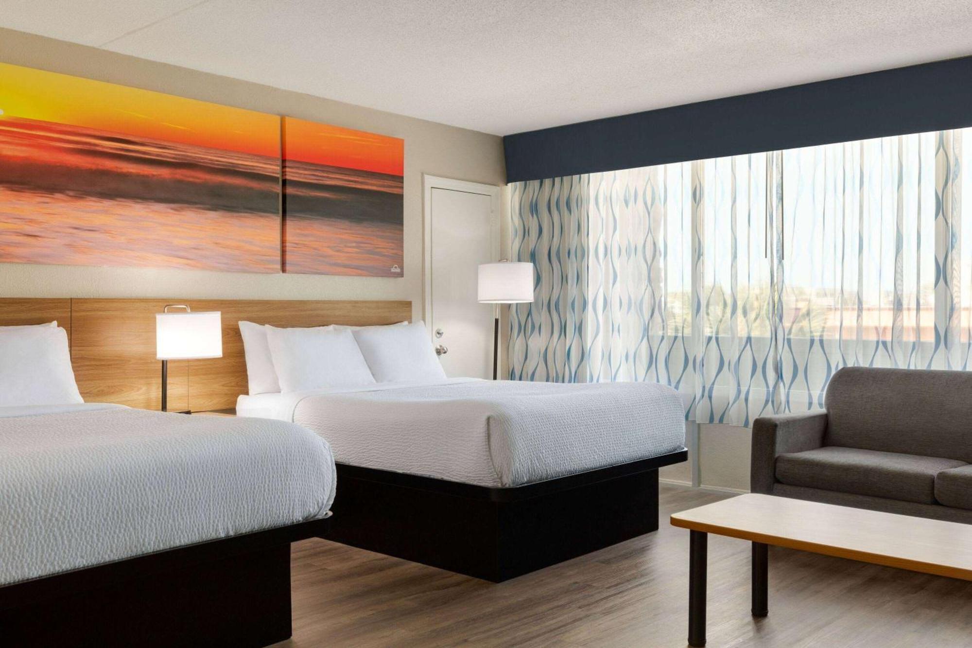 Days Inn By Wyndham Myrtle Beach-Beach Front Kültér fotó