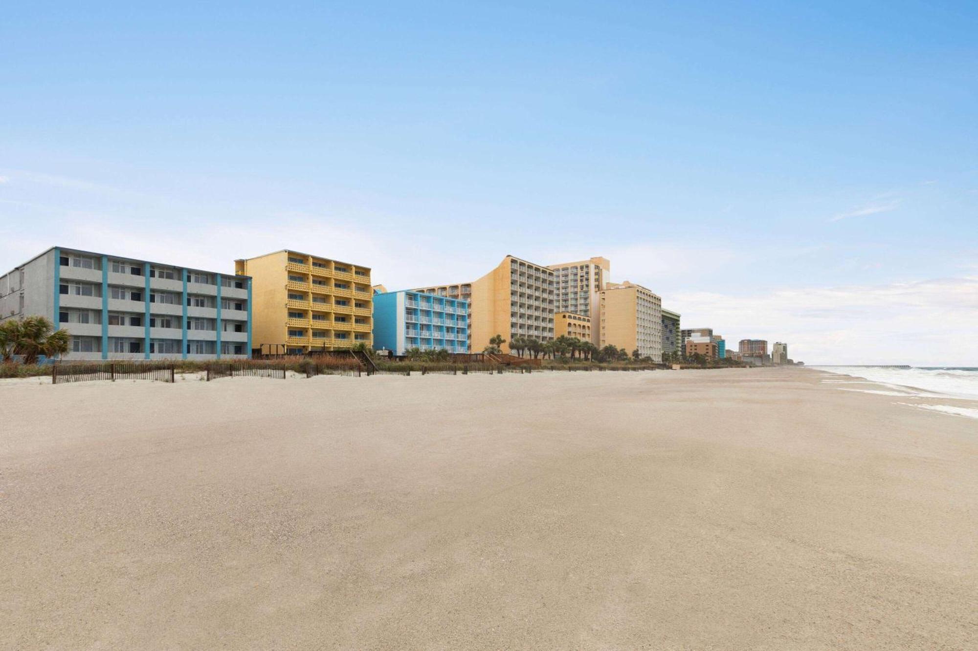 Days Inn By Wyndham Myrtle Beach-Beach Front Kültér fotó