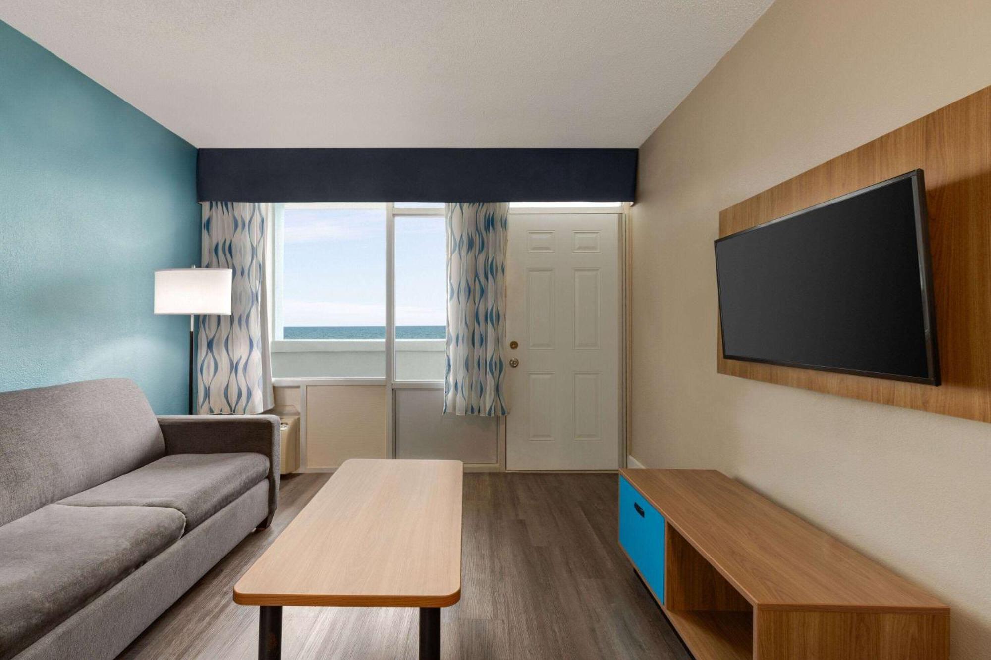 Days Inn By Wyndham Myrtle Beach-Beach Front Kültér fotó