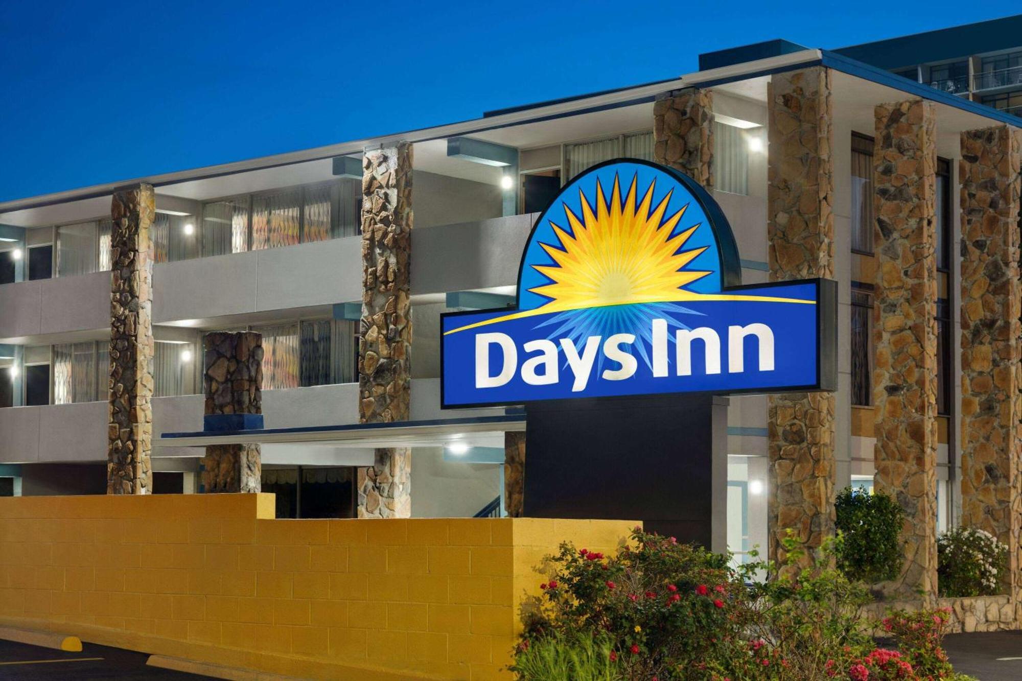 Days Inn By Wyndham Myrtle Beach-Beach Front Kültér fotó