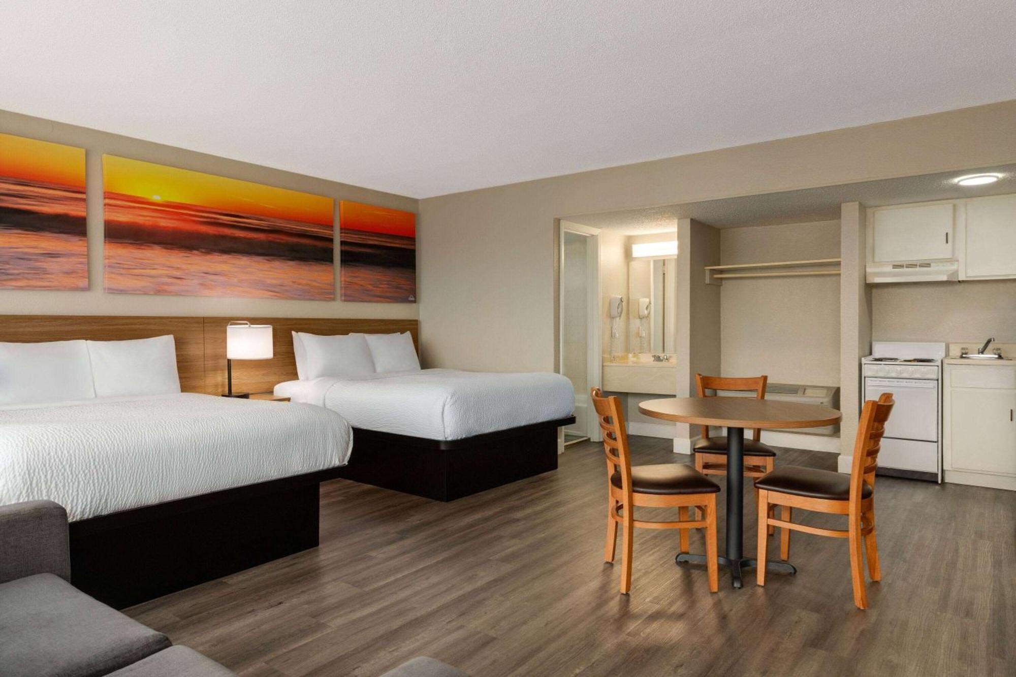 Days Inn By Wyndham Myrtle Beach-Beach Front Kültér fotó